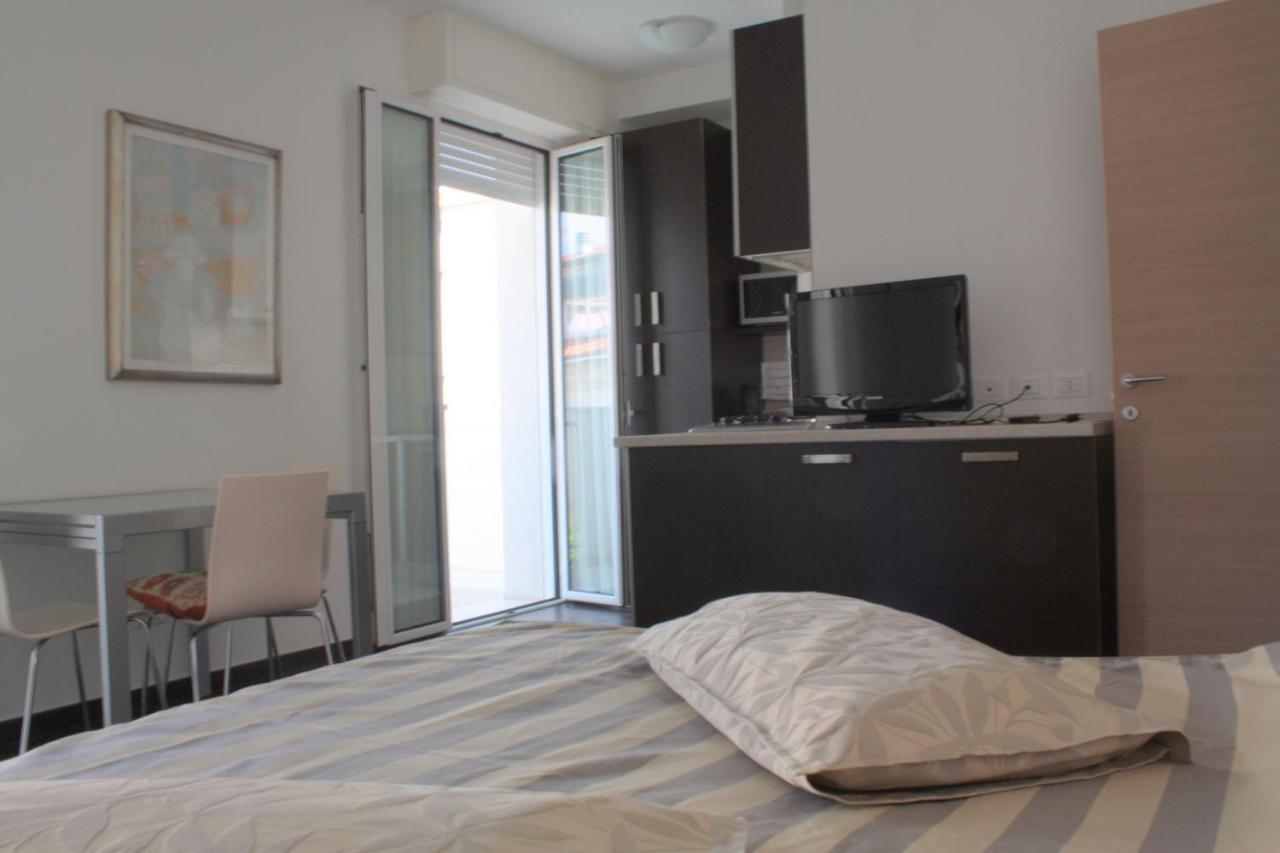 Casa Vacanze Aurora Centro Римини Экстерьер фото