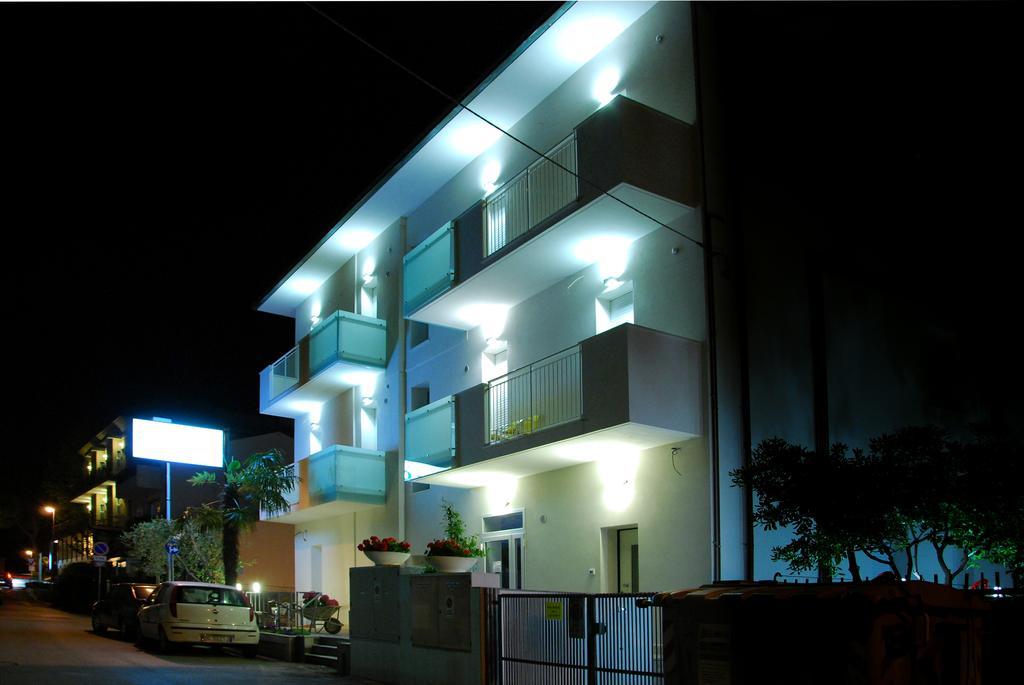 Casa Vacanze Aurora Centro Римини Экстерьер фото